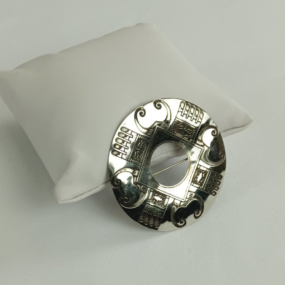 Rare Vintage Celtic Design Brooch.